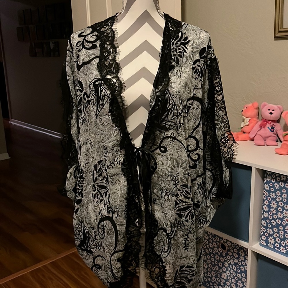 Dress Forum Black/White Kimono